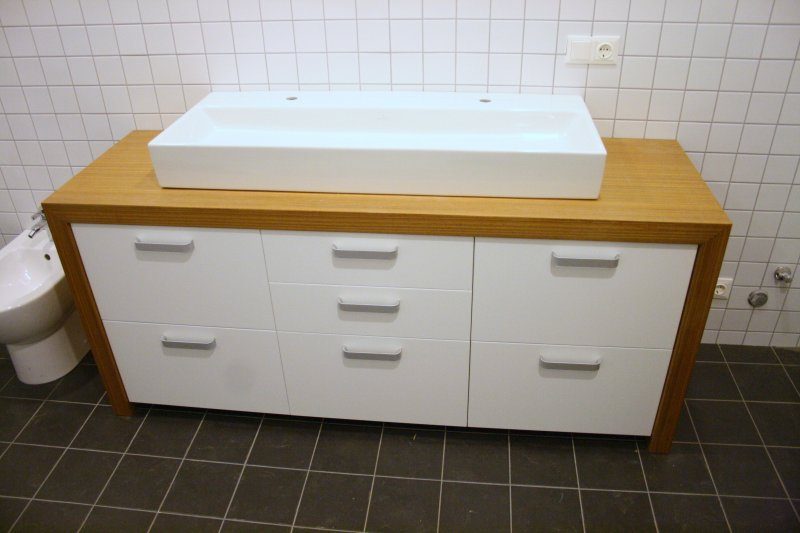 Tiko faneruotė ir dažytas MDF